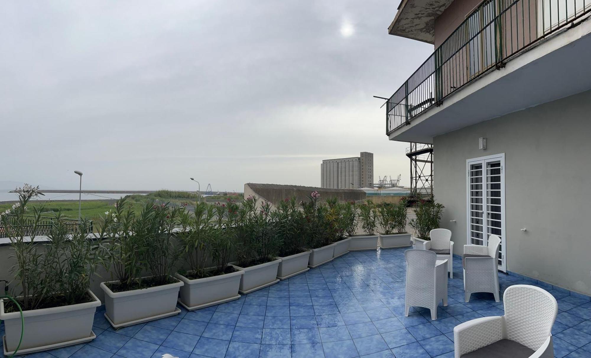 לינה וארוחת בוקר טורה אנונציאטה Casa Emy מראה חיצוני תמונה