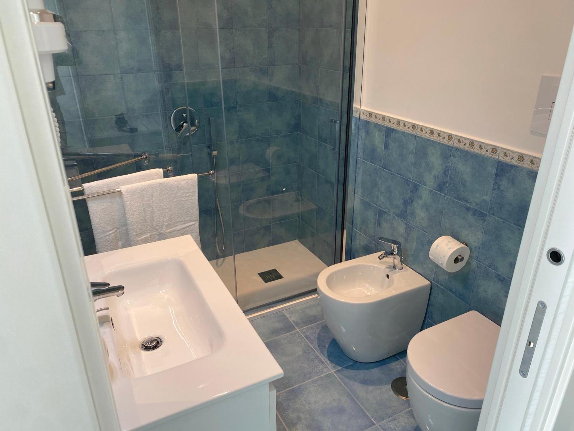לינה וארוחת בוקר טורה אנונציאטה Casa Emy מראה חיצוני תמונה